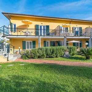  Aparthotel Gli Olmi - Goelba Italia
